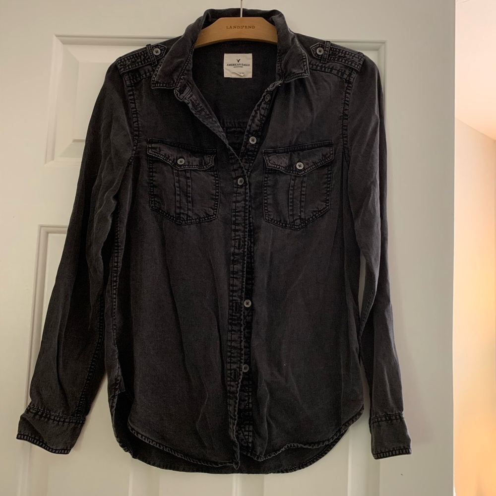 American Eagle grey button down boyfriend fit
